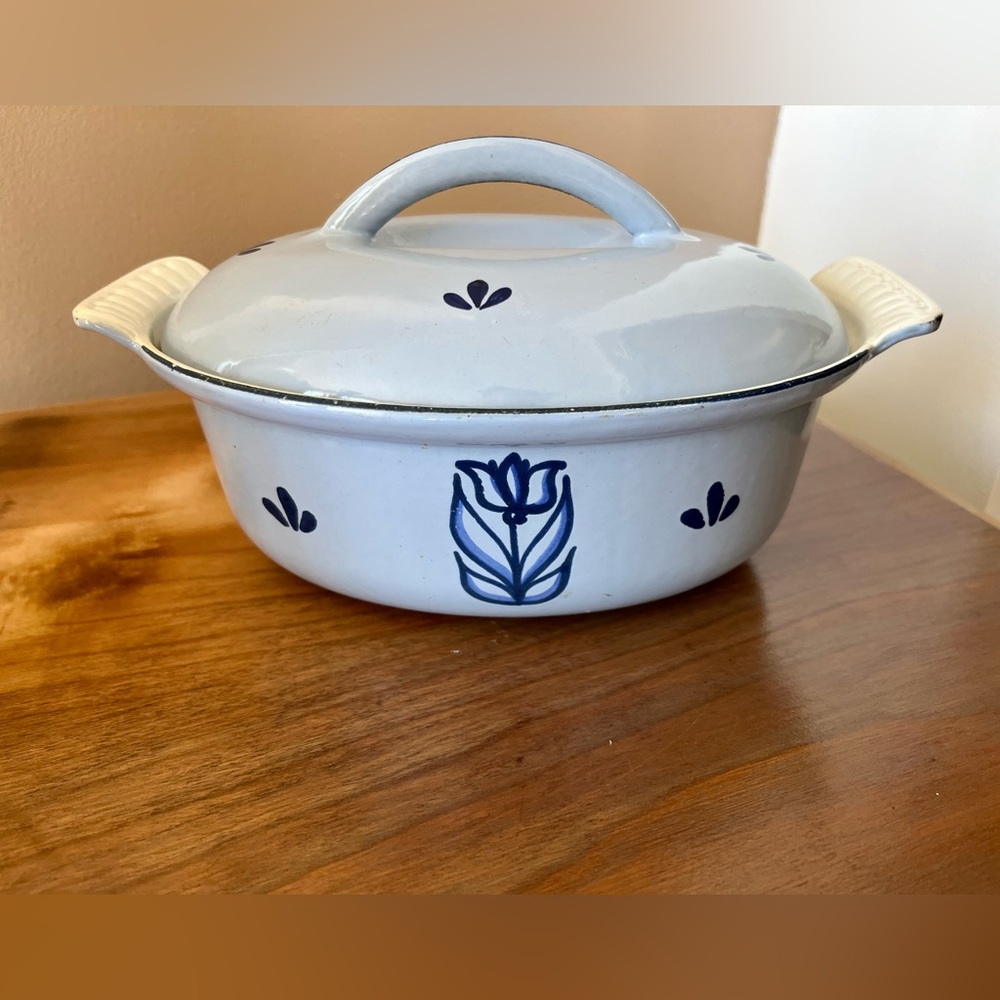 Vintage DRU Holland tulip DUTCH OVEN